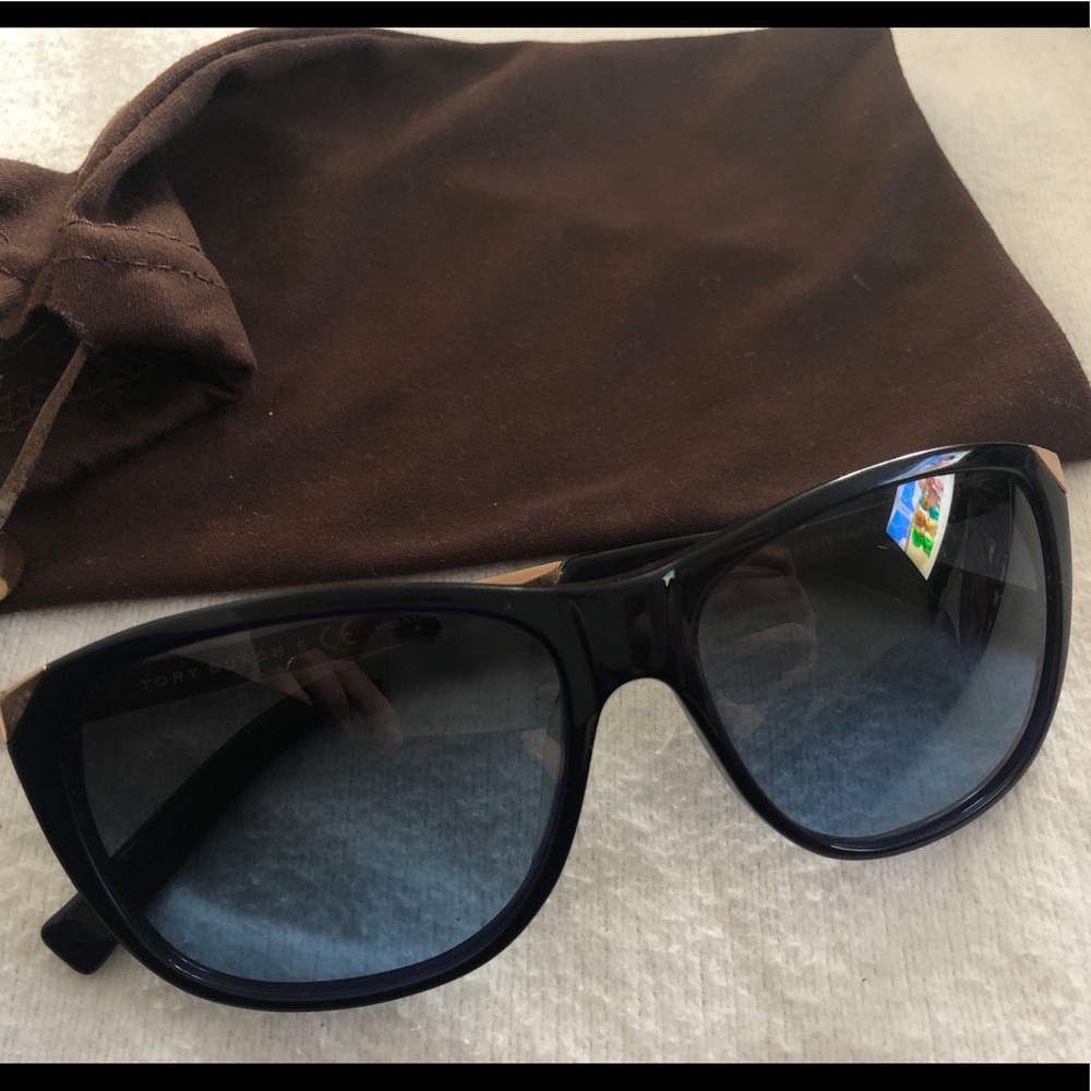 Tory Burch “wayfarer” sunglasses